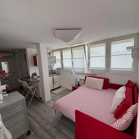 Terrace - 6th Floor Red- Velence