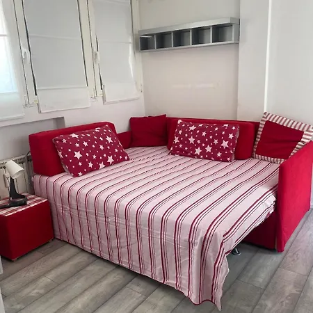 Terrace - 6th Floor Red- البندقية