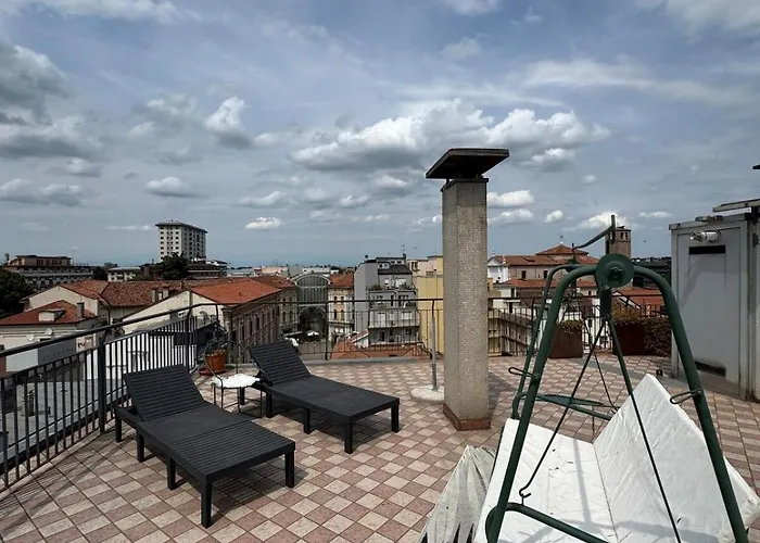 Terrace - 6th Floor Red-